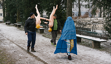 In the Name of Scheherazade or the First Beergarden in Tehran (Iran, Allemagne)